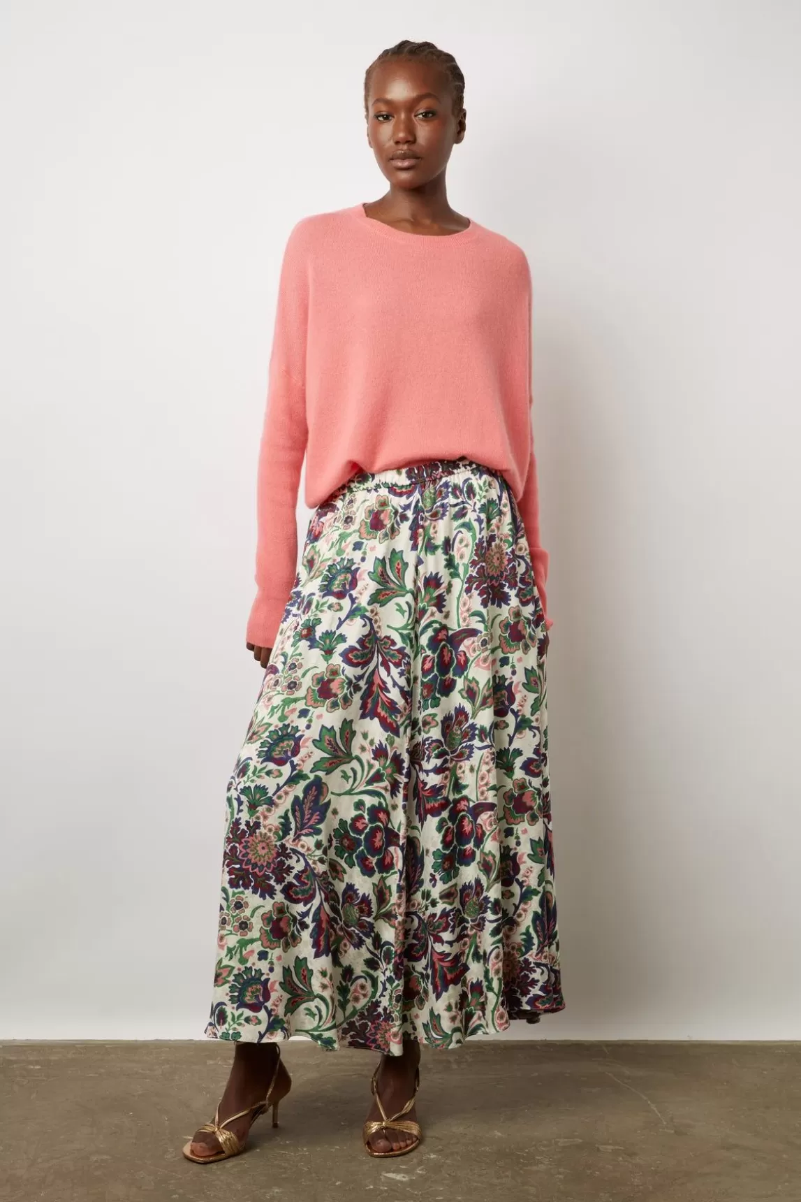 Gerard Darel Jupe Midi A Grandes Fleurs Ecru - Debra Fashion