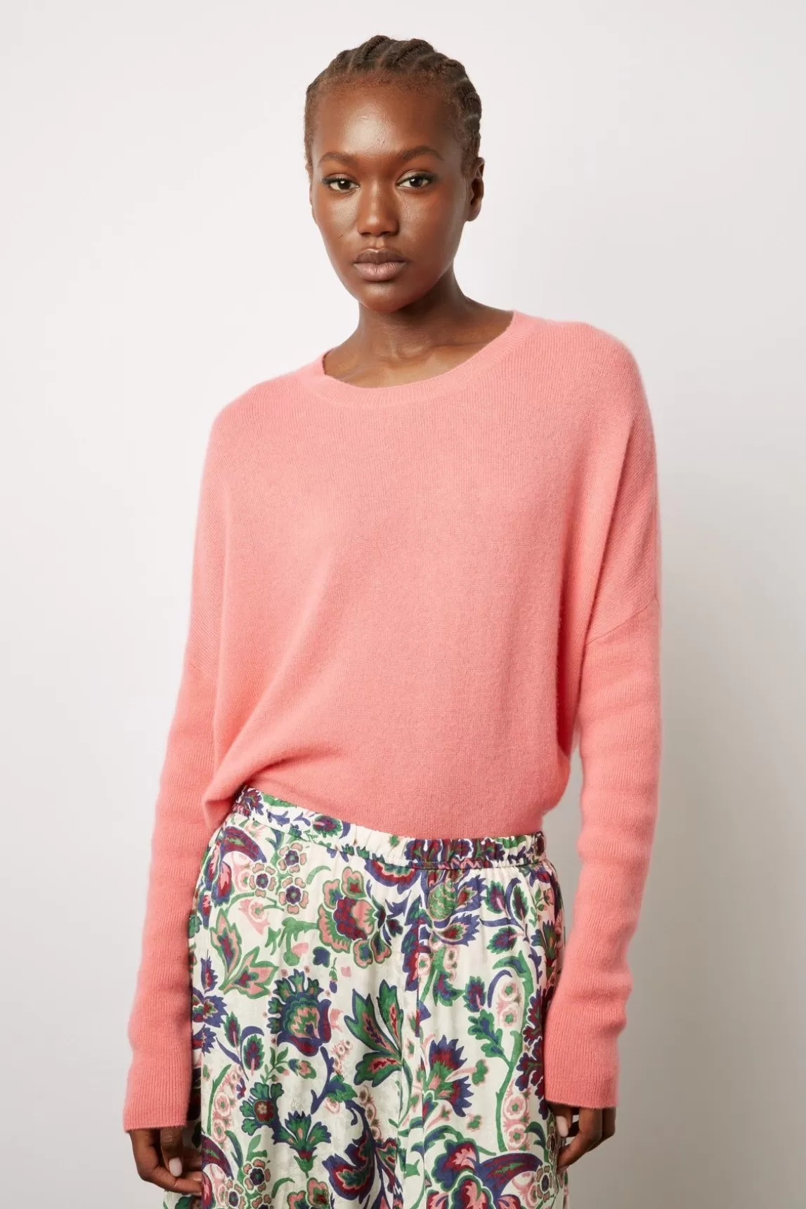 Gerard Darel Jupe Midi A Grandes Fleurs Ecru - Debra Fashion