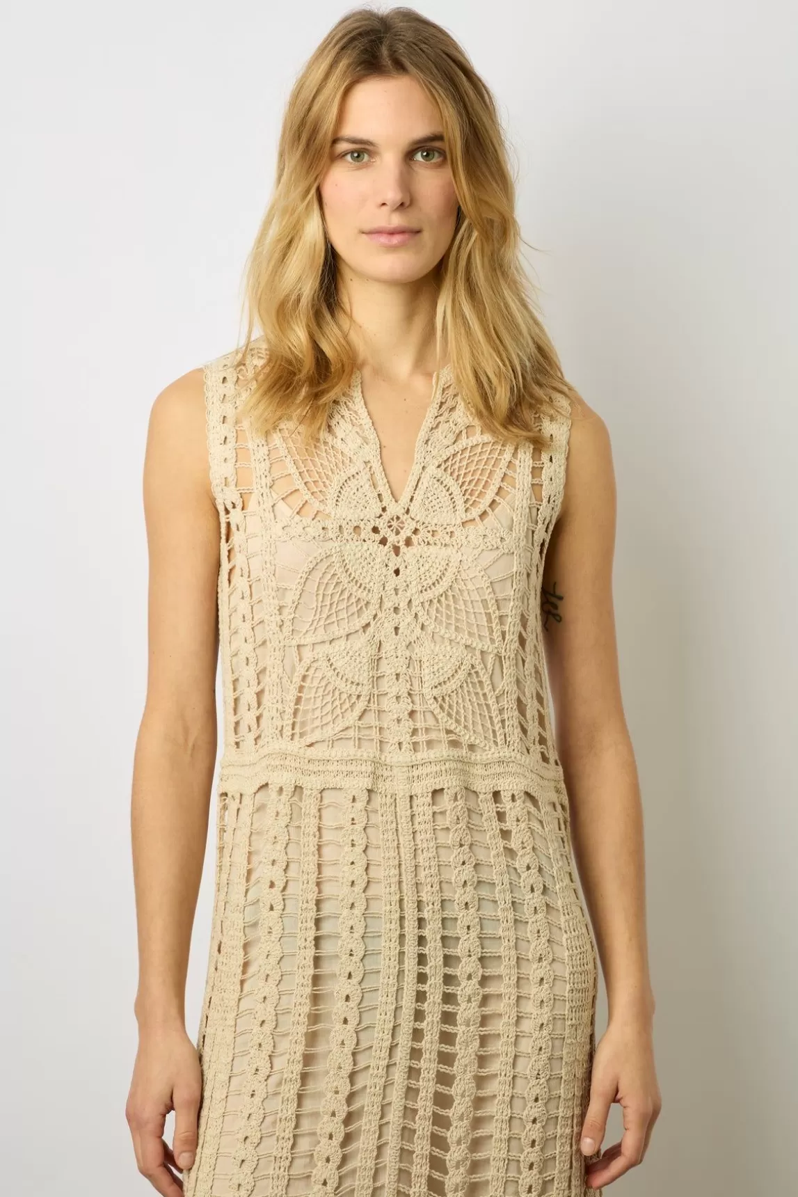 Gerard Darel Robe Midi En Crochet Naturel - Edena Fashion